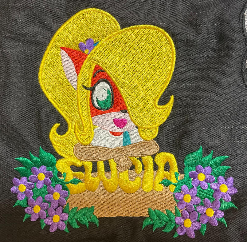 Haft mieszany "Slucia" na czarnym tle